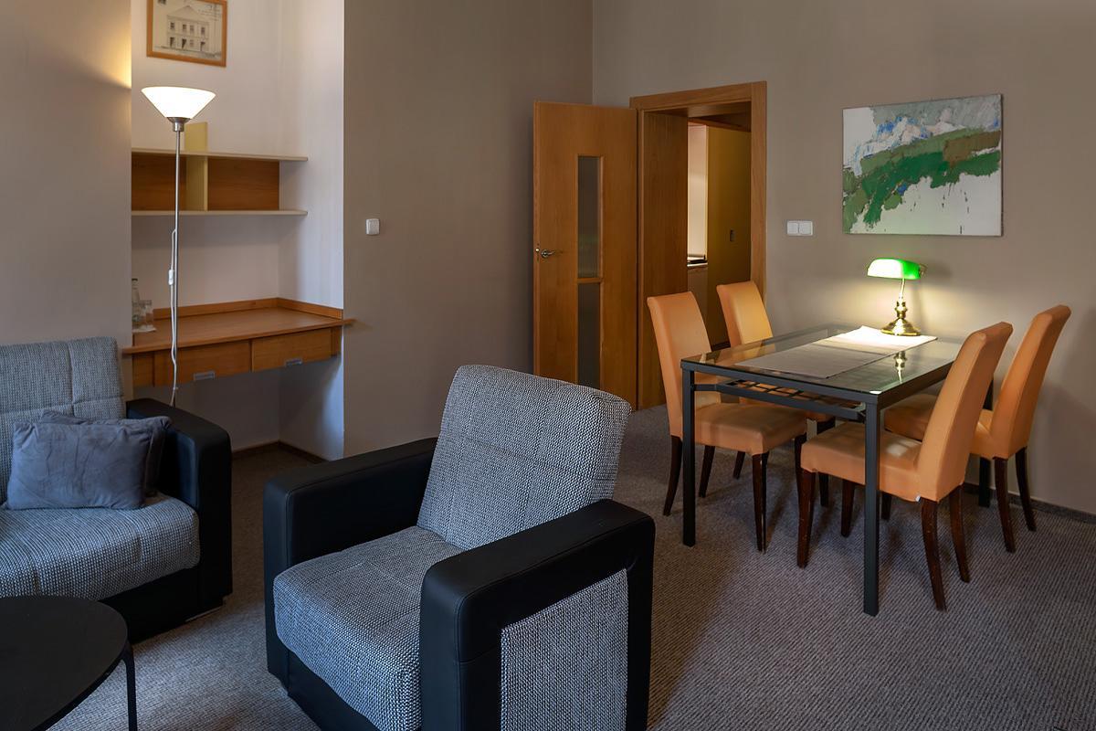 Hotel Merlot Louny Extérieur photo