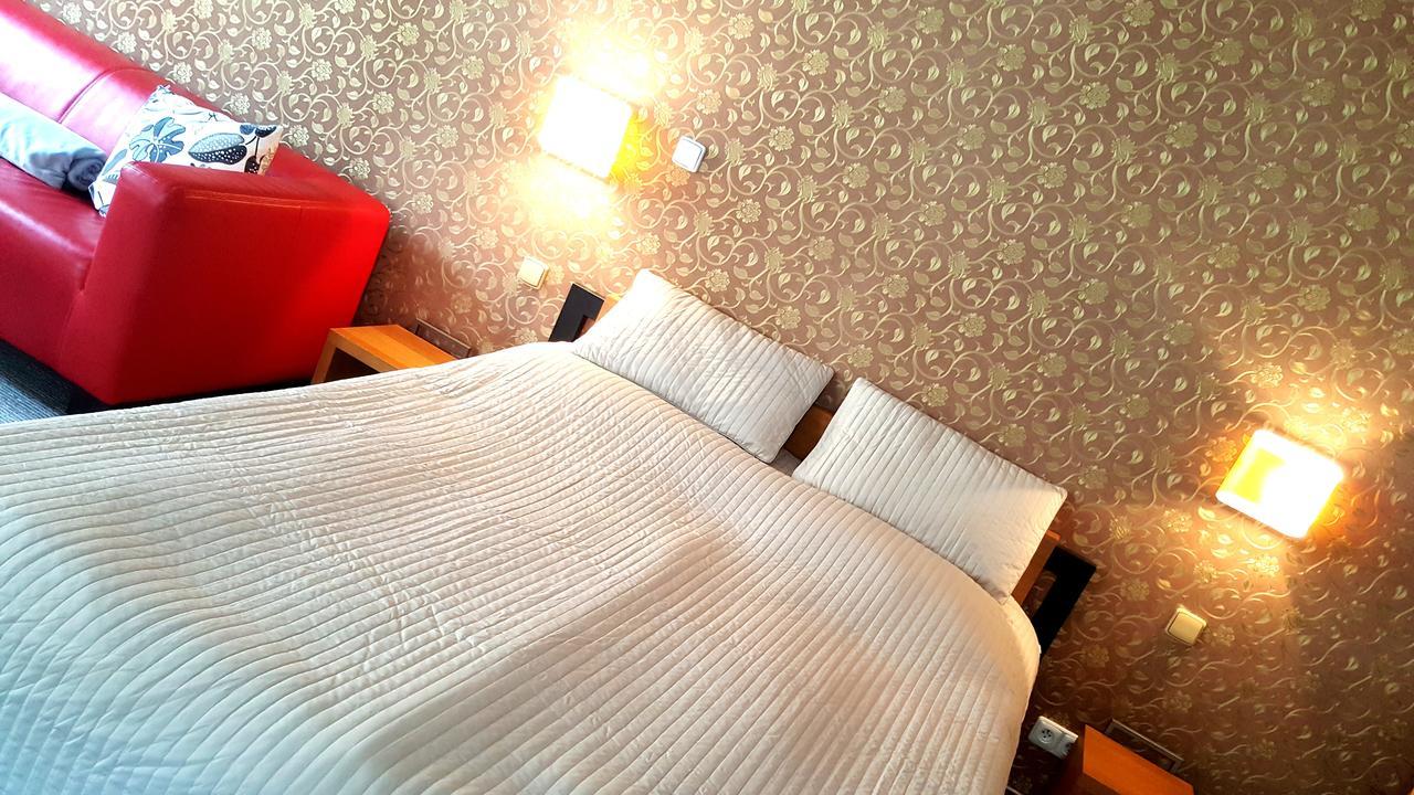 Hotel Merlot Louny Extérieur photo