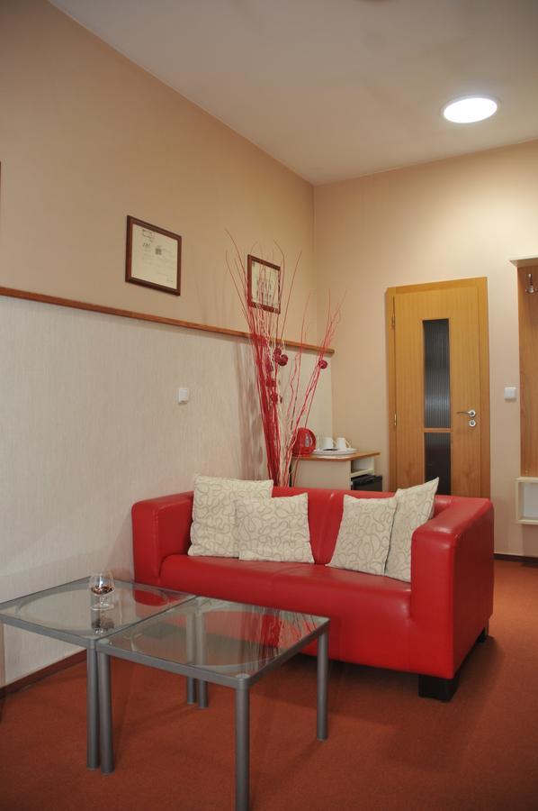 Hotel Merlot Louny Extérieur photo